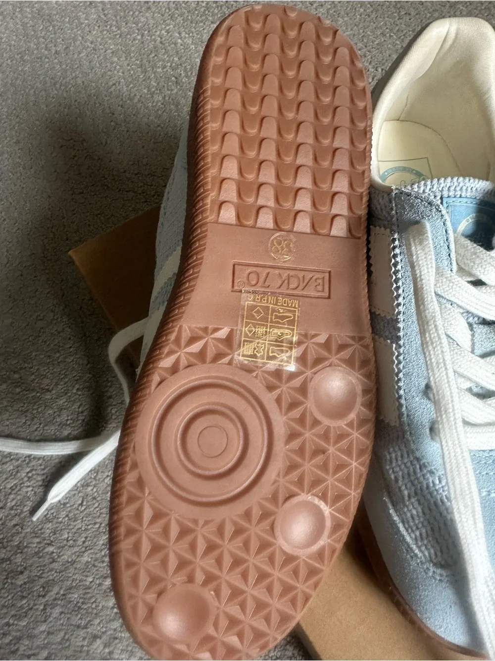 Back 70 Women’s Light Blue Mesh Sneakers with White Logo and Gum Sole NEW in box - Picture 5 of 6